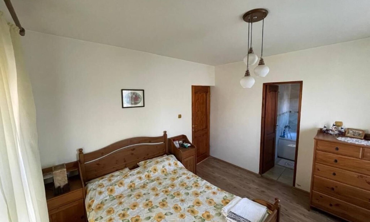 Cocani Crevedia House | Teachers House, charming 3-bedroom house with WiFi in the countryside