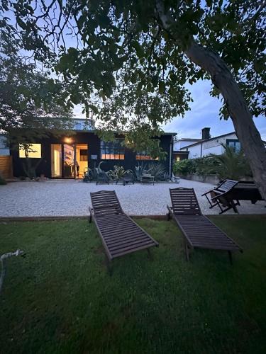 Babici House | The BLACK HOUSE - Modern holiday home with garden,1500m from beach