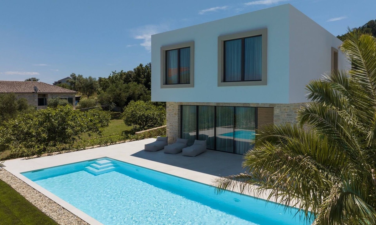Kraj Resort | The Palms Resort Villa President Royal with Pool