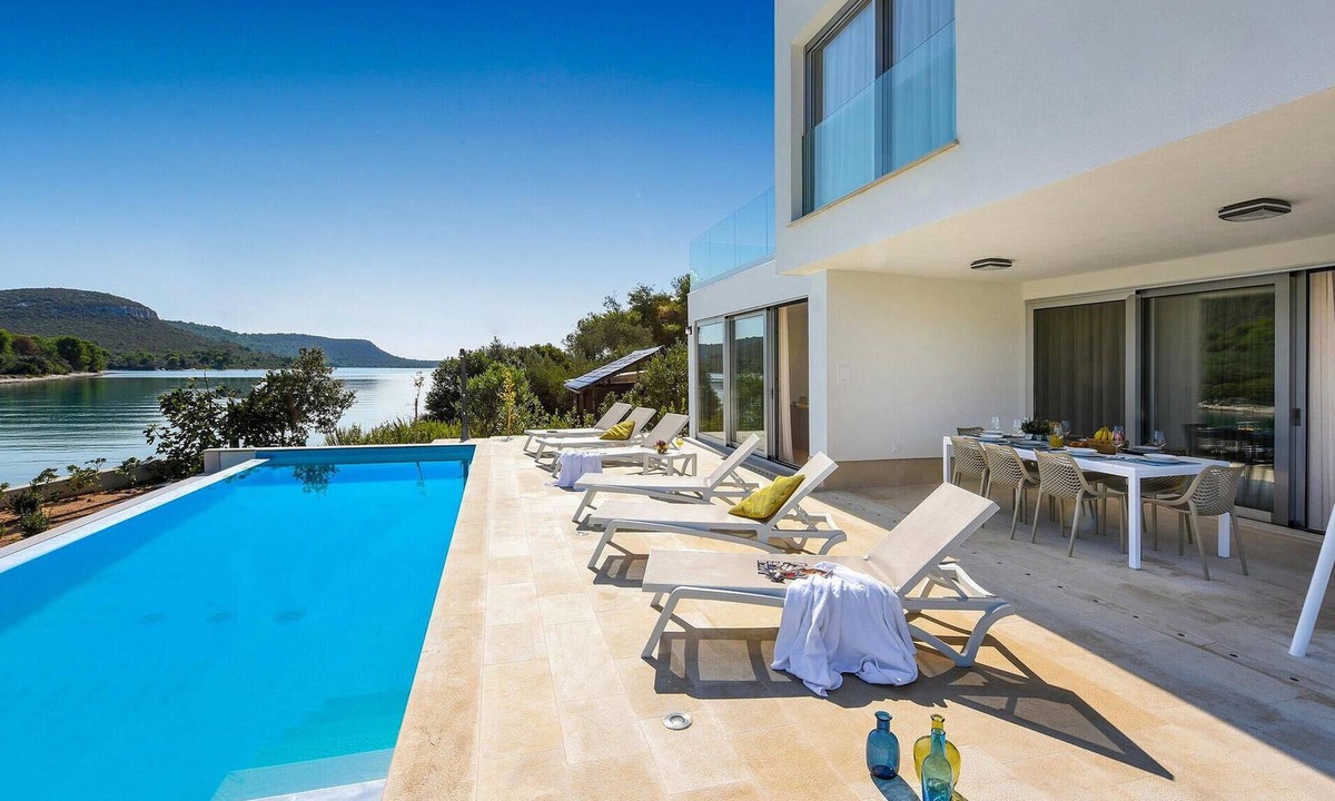Kali House | The wondrous Villa InBlue is situated in Kali, on the island of Ugljan.