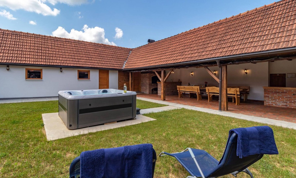 Krnjak House | This beautifully furnished cottage with hydromassage and sauna is located in a beautiful natural env