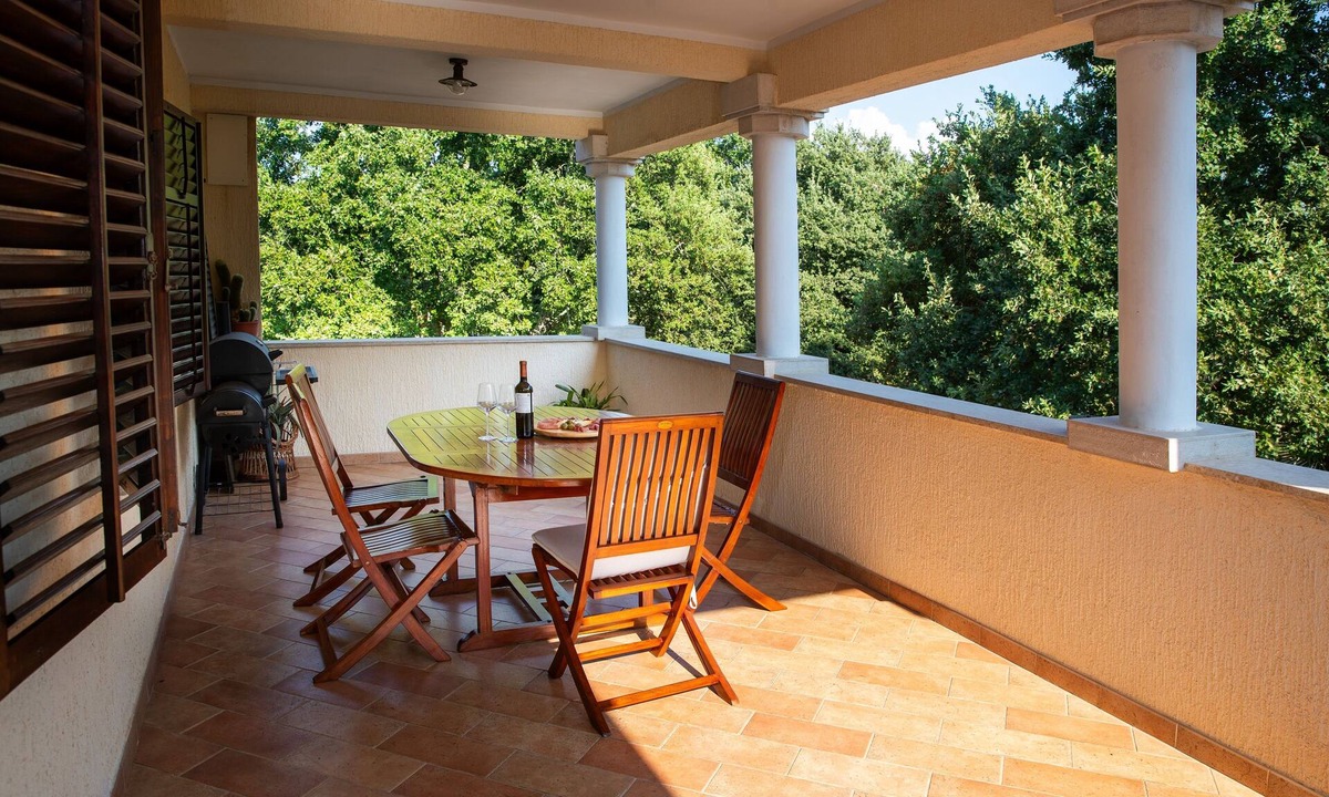 Kruncici Apartment | Three bedroom apartment with terrace Sveti Lovreč, Central Istria - Središnja Istra (A-24888-a)