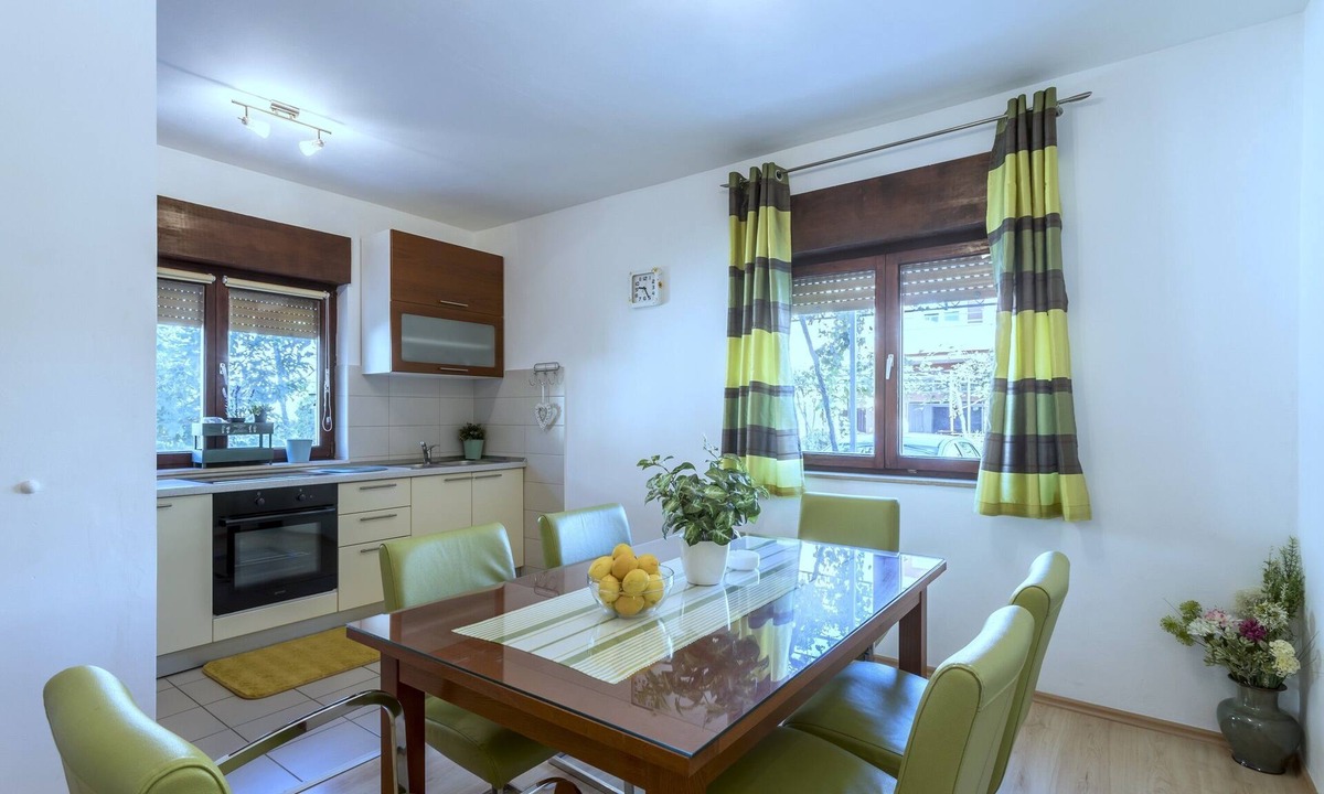 Kastel Novi Apartment | Three bedroom apartment with terrace Kaštel Štafilić, Kaštela (A-20662-a)