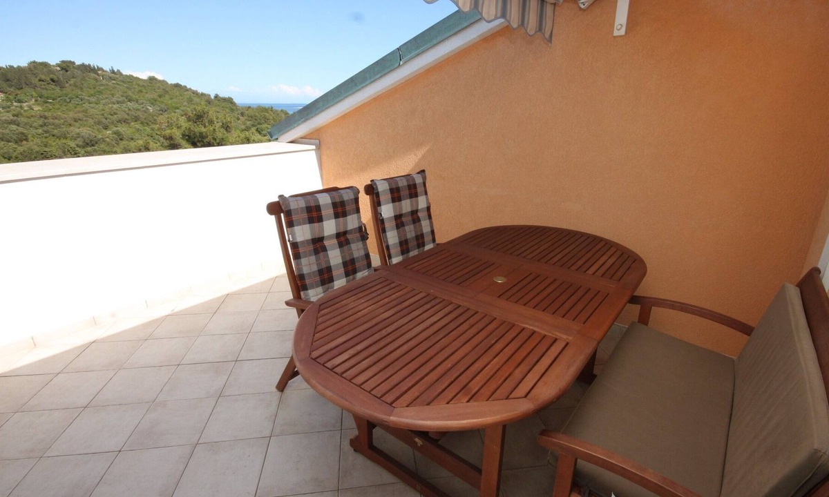 Cove Murtar Apartment | Three bedroom apartment with terrace and sea view Mali Lošinj, Lošinj (A-7965-a)