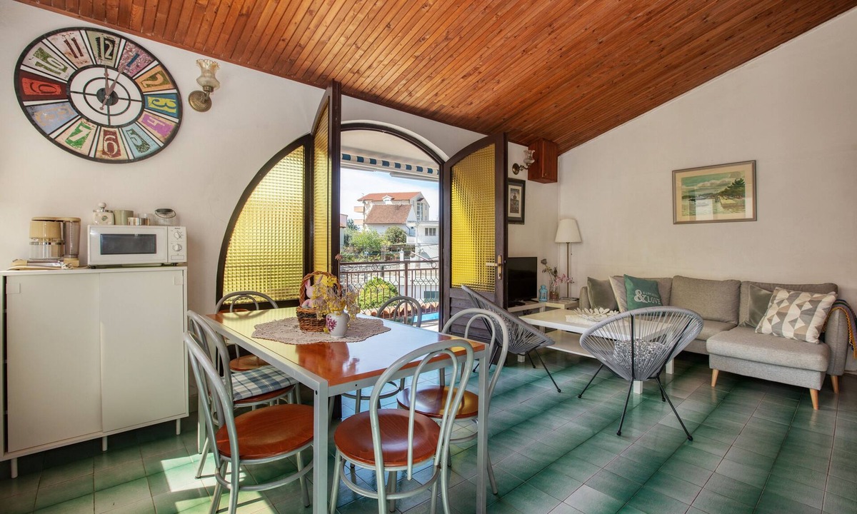 Podglavica Apartment | Three bedroom apartment with balcony and sea view Stupin Čeline (Rogoznica) (A-4264-a)