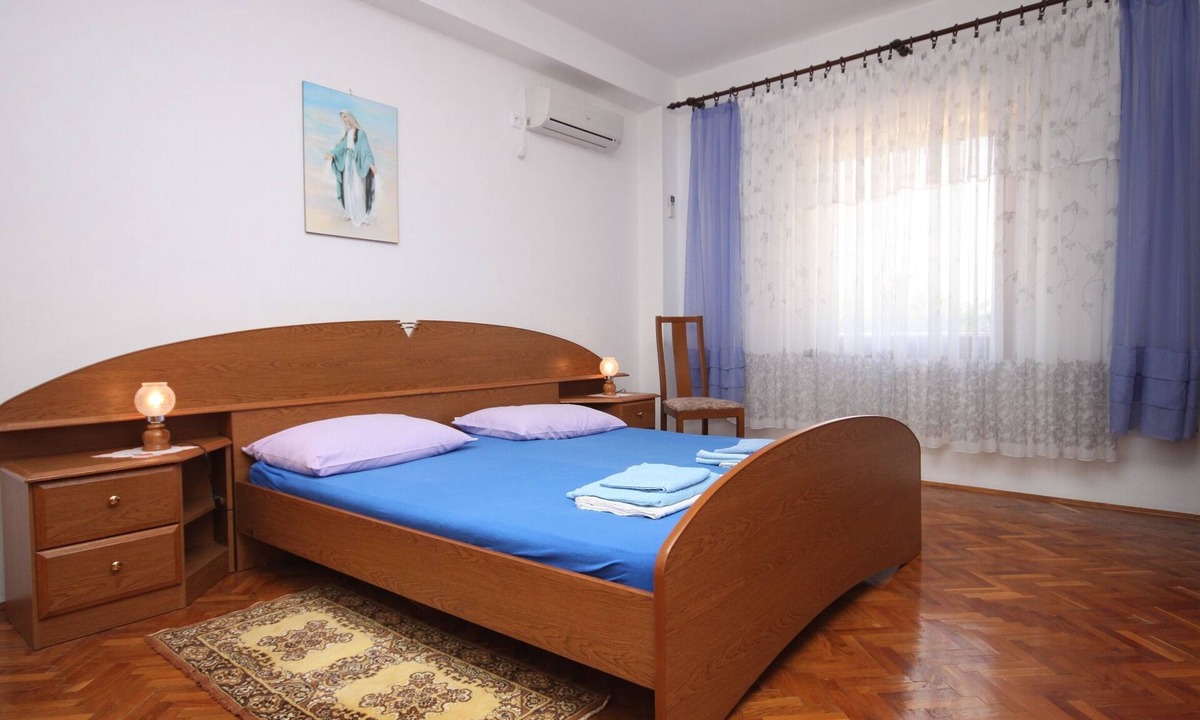 Maslenica Apartment | Three bedroom apartment with terrace and sea view Maslenica, Novigrad (A-6568-a)