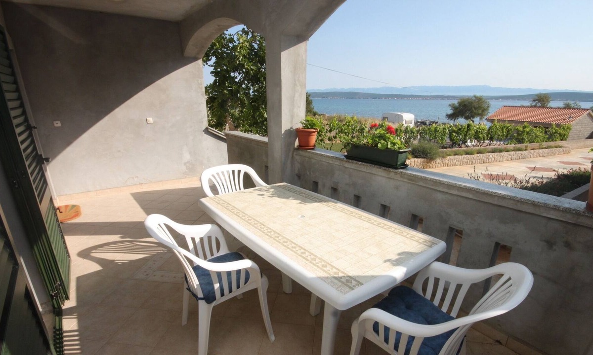 Banj Apartment | Three bedroom apartment with terrace and sea view Banj, Pašman (A-8242-a)
