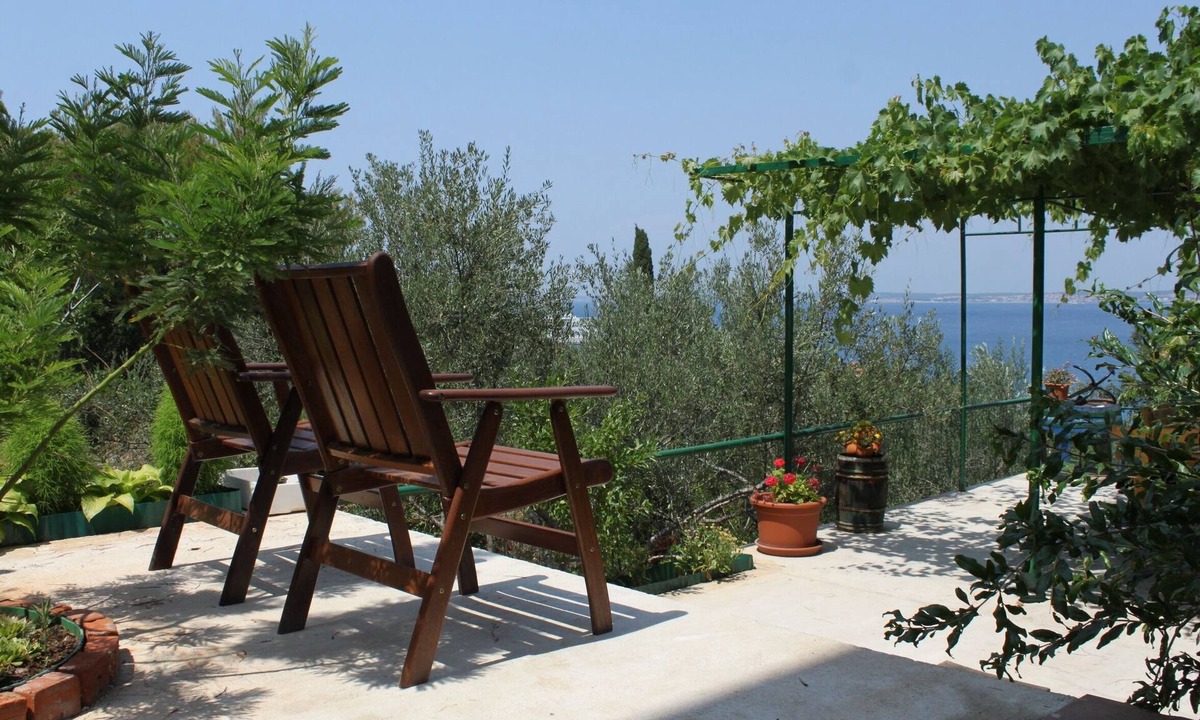 Kali Apartment | Three bedroom apartment with terrace and sea view Kali, Ugljan (A-834-c)