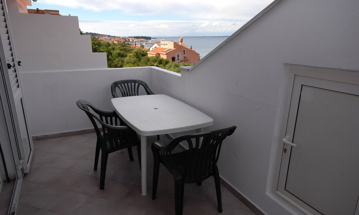 Kali Apartment | Three bedroom apartment with a swimming pool Kali, Ugljan (A-14083-d)