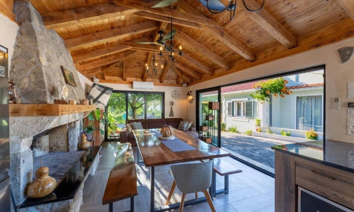 Podumci Villa | Three Bedroom Villa with Pool