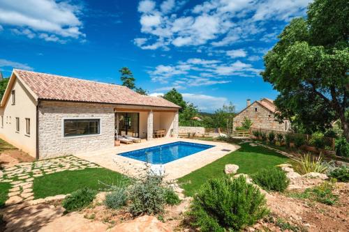 Vrisnik Villa | Three Little Birds
