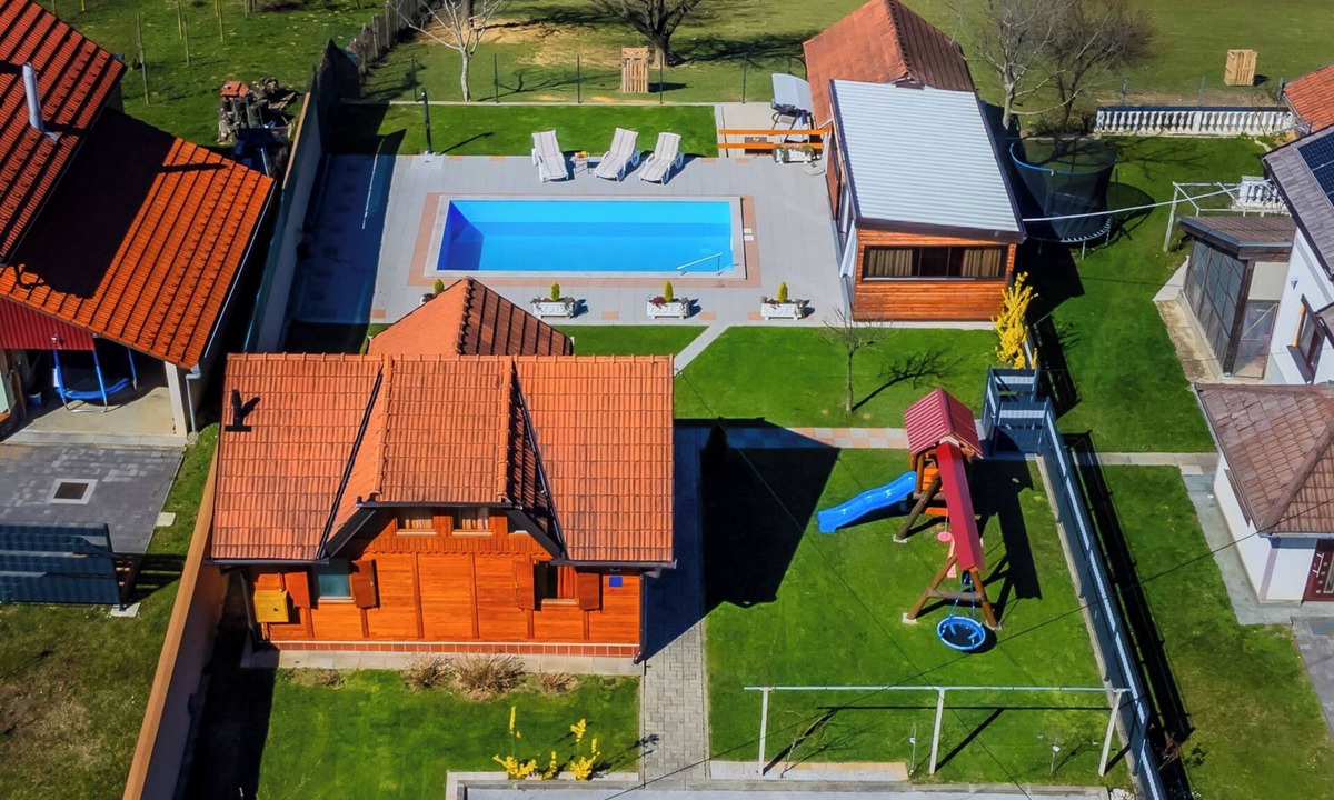 Zasadbreg House | Timber Cottage With Pool, Zasadbreg, Croatia