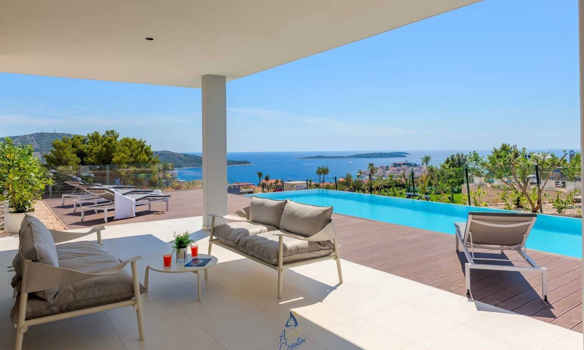 Primosten Villa | Top luxury design villa for 8 with pool near sea