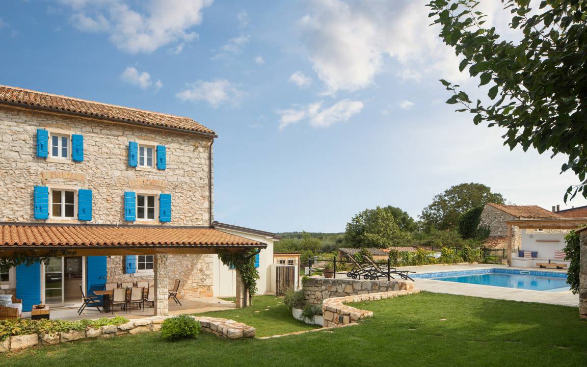 Cepljani House | Traditional stone house in a modern style with a pool and a generous garden