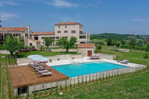 Krasica Villa | Tranquil Istria Estate Palazio Clai Winery 8 Bedrooms Spa & Heated Pool