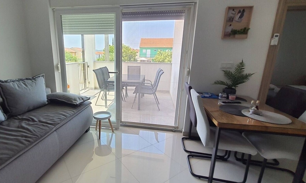 Sveti Filip i Jakov Apartment | Two bedroom apartment with terrace Sveti Filip i Jakov, Biograd (A-20967-a)