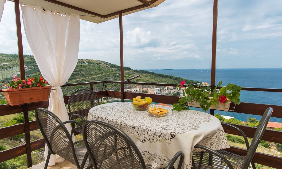 Primosten Burnji Apartment | Two bedroom apartment with terrace and sea view Bilo, Primošten (A-6478-b)