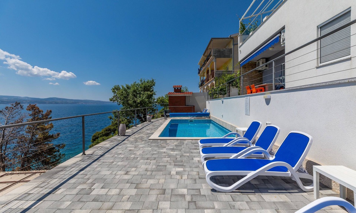 Celina Apartment | Two bedroom apartment with a swimming pool by the beach Zavode, Omiš (A-1021-a)