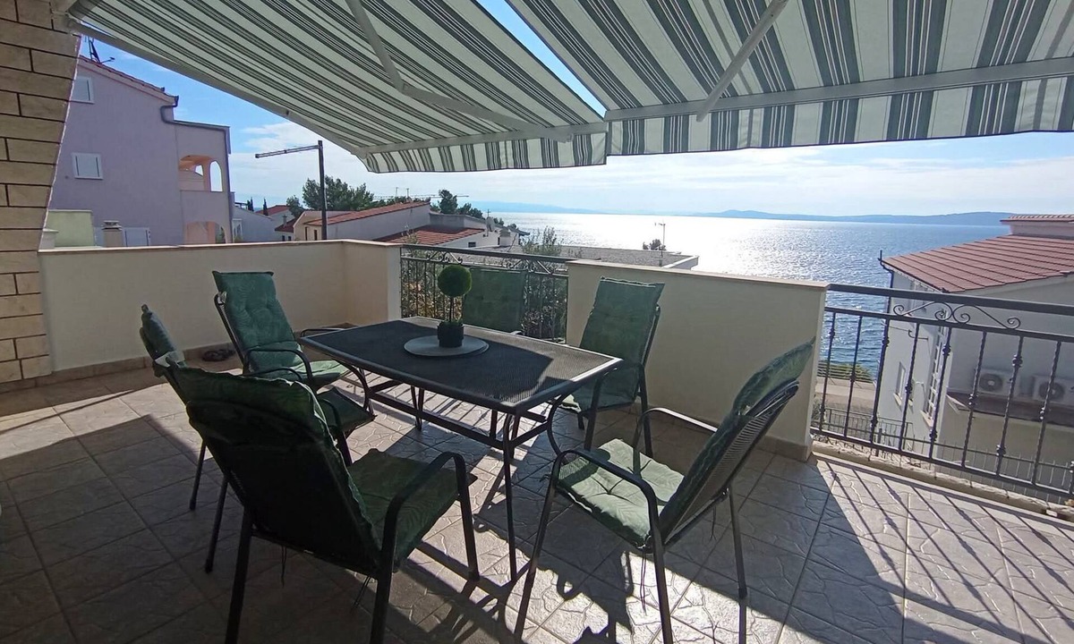 Businci Apartment | Two bedroom apartment with terrace and sea view Bušinci, Čiovo (A-25960-a)