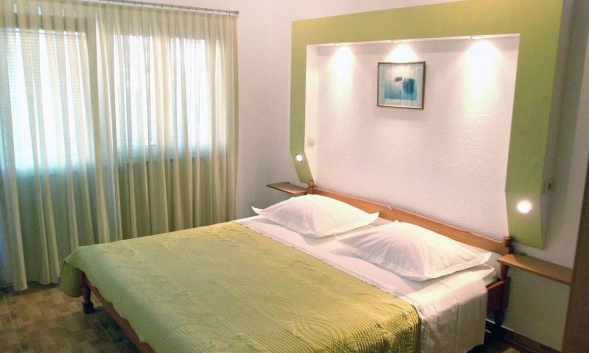 Baska Voda Apartment | Two bedroom apartment with balcony and sea view Baška Voda, Makarska (A-2709-b)