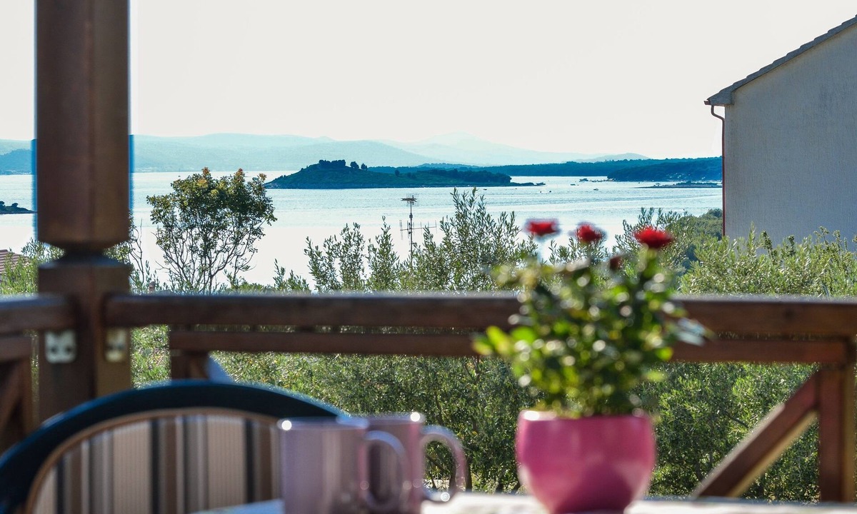 Drage Apartment | Two bedroom apartment with a swimming pool Drage, Biograd (A-5904-e)
