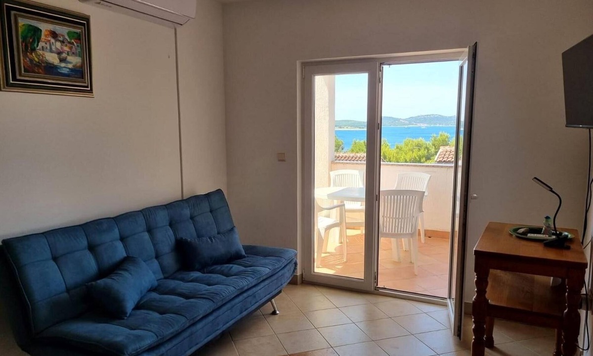 Drage Apartment | Two bedroom apartment with terrace and sea view Drage, Biograd (A-24853-a)