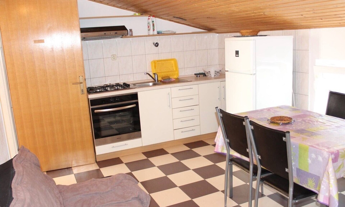 Primosten Apartment | Two-bedroom apartment with sea view