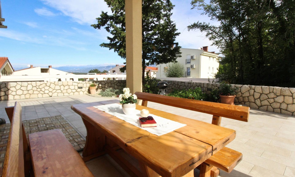 Soline Apartment | Two bedroom apartment with terrace Soline, Krk (A-19198-a)