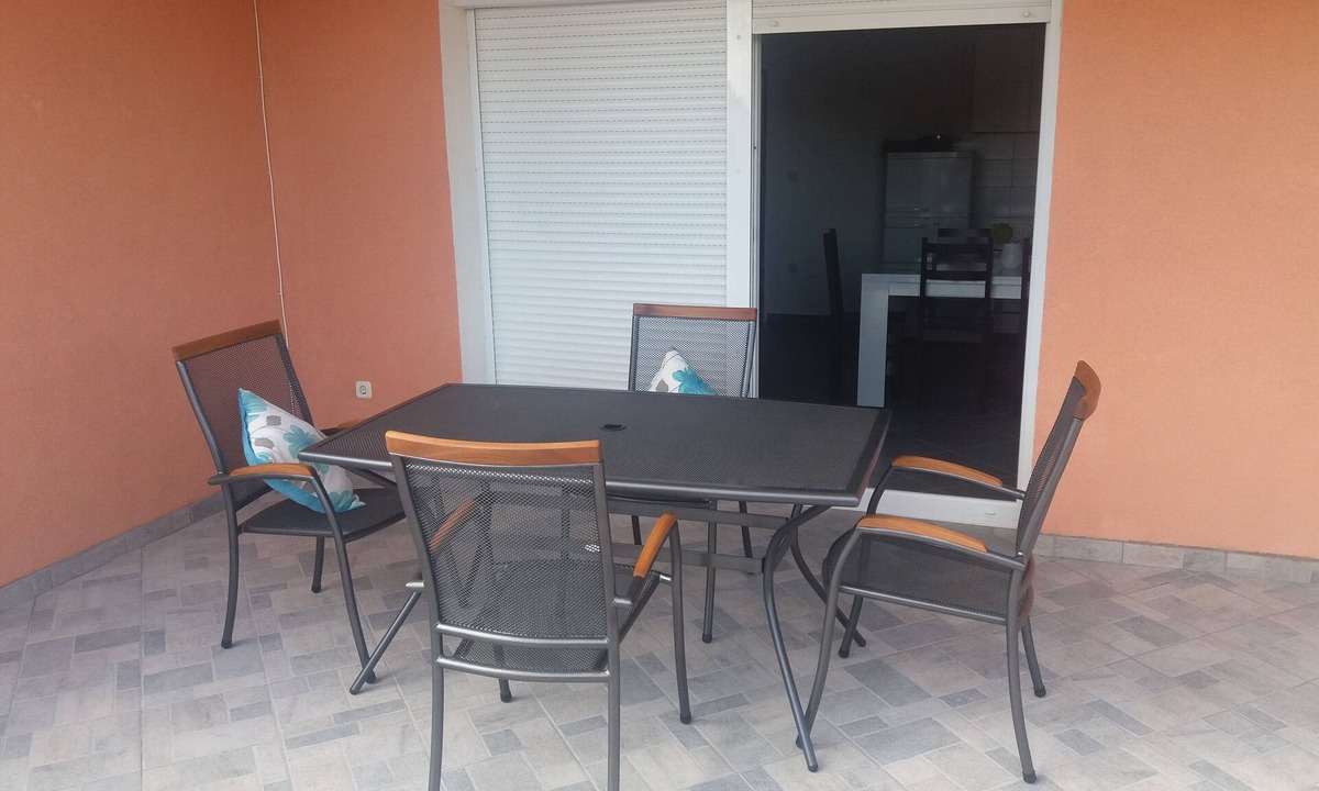 Maslenica Apartment | Two bedroom apartment with terrace and sea view Maslenica, Novigrad (A-6573-b)