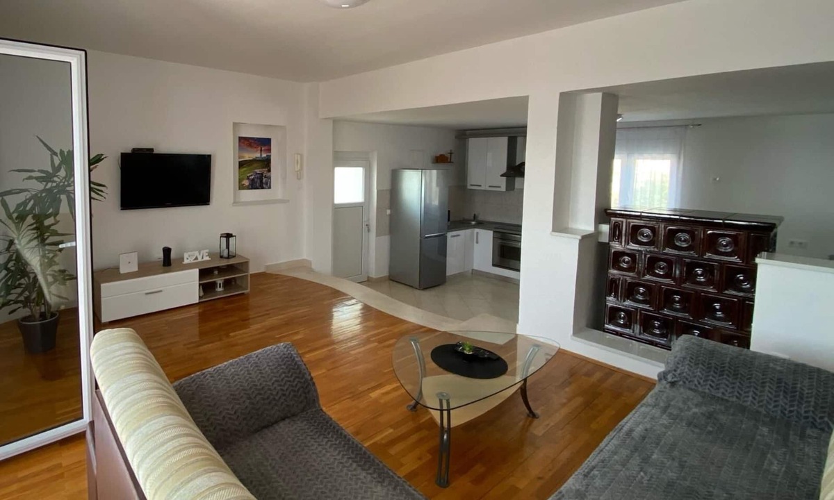 Maslenica Apartment | Two bedroom apartment with terrace and sea view Maslenica, Novigrad (A-12636-a)