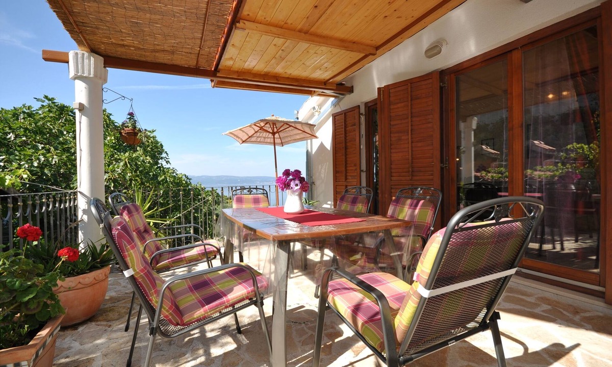 Jesenice Apartment | Two bedroom apartment with terrace and sea view Sumpetar, Omiš (A-7550-b)