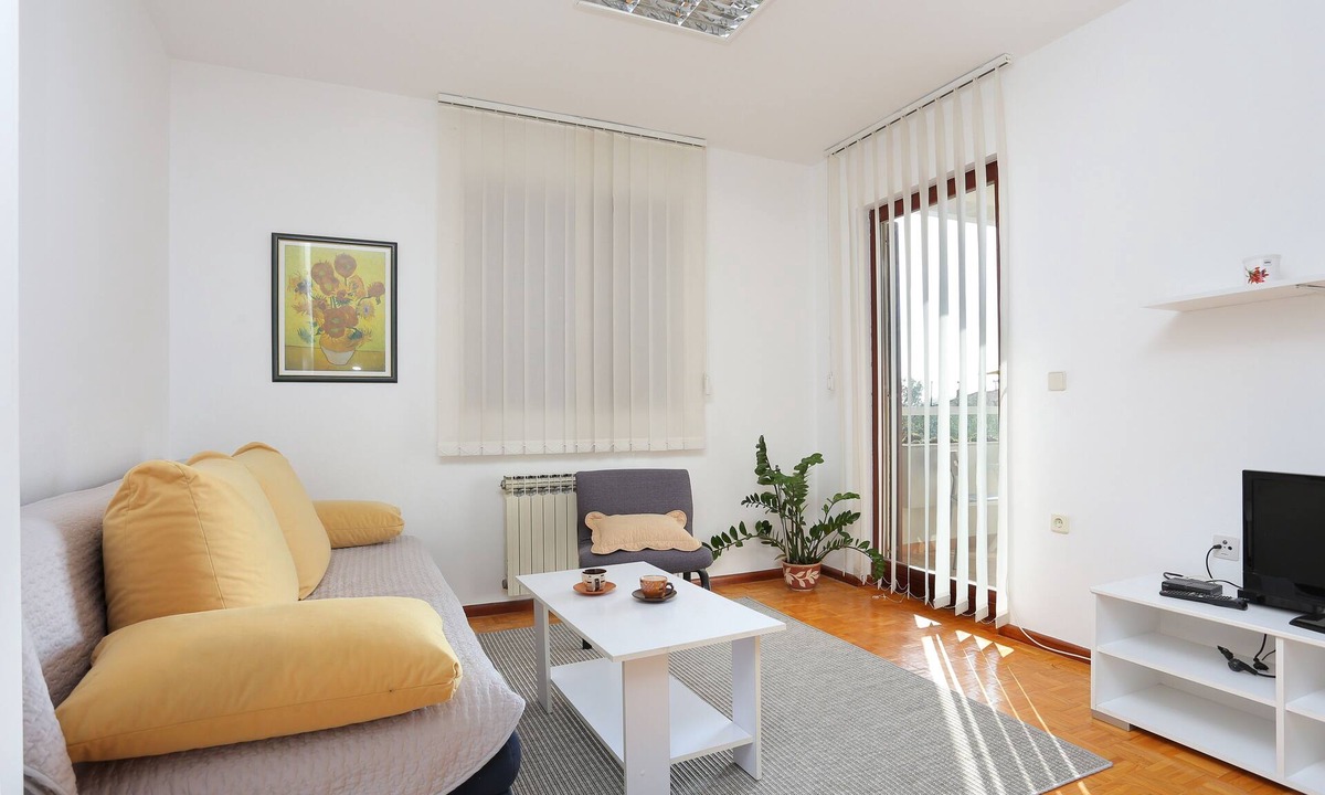 Bili brig Apartment | Two bedroom apartment with terrace Makarska (A-5984-a)