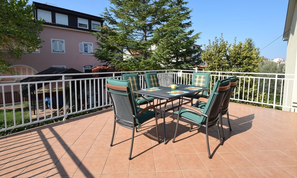 Vantacici Apartment | Two bedroom apartment with terrace Vantačići, Krk (A-20464-a)