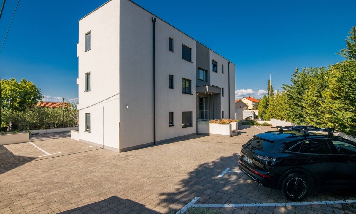 Malinska Apartment | Two bedroom apartment with terrace Malinska, Krk (A-23647-a)