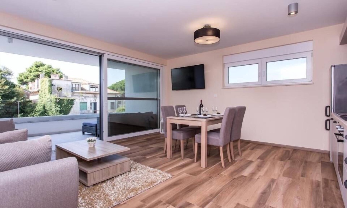 Malinska Apartment | Two bedroom apartment with balcony and sea view Malinska, Krk (A-24664-b)