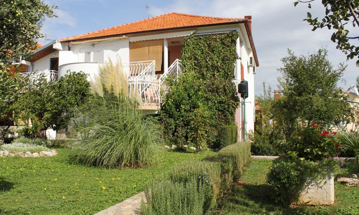 Nevidane Apartment | Two bedroom apartment near beach Neviđane, Pašman (A-325-b)