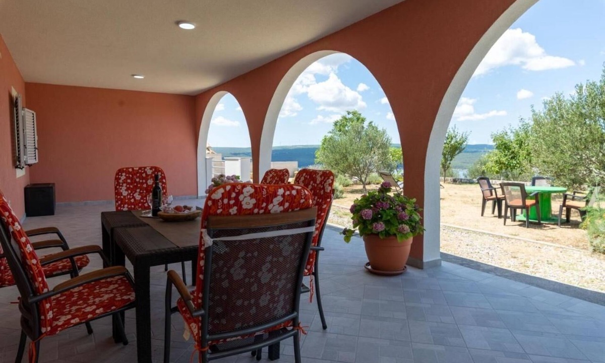 Krusevo Apartment | Two bedroom apartment with terrace Kruševo, Novigrad (A-23039-a)