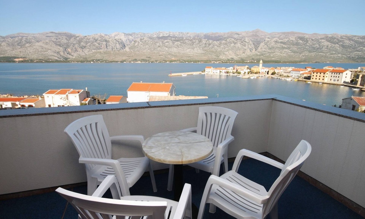 Vinjerac Apartment | Two bedroom apartment with terrace and sea view Vinjerac, Zadar (A-5811-b)