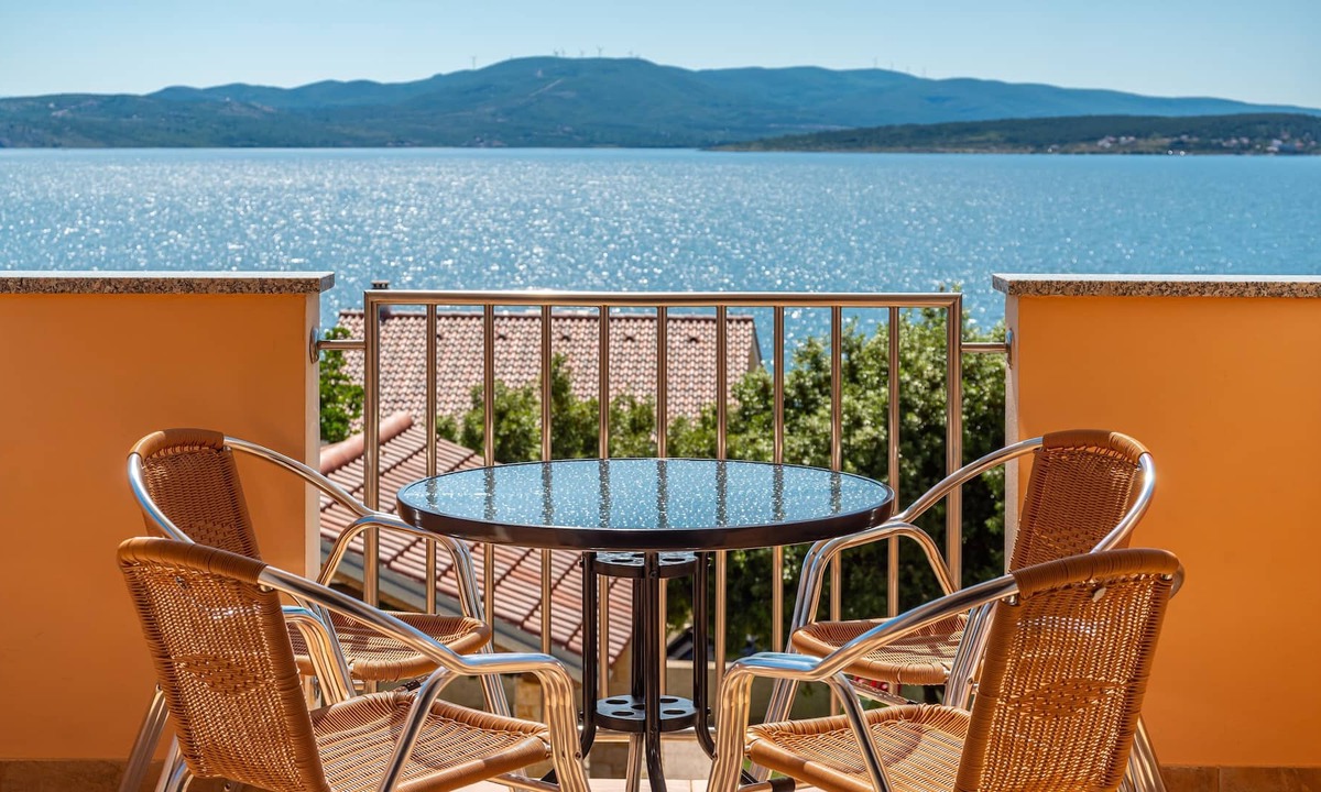 Posedarje Apartment | Two bedroom apartment with terrace and sea view Posedarje, Novigrad (A-6162-a)