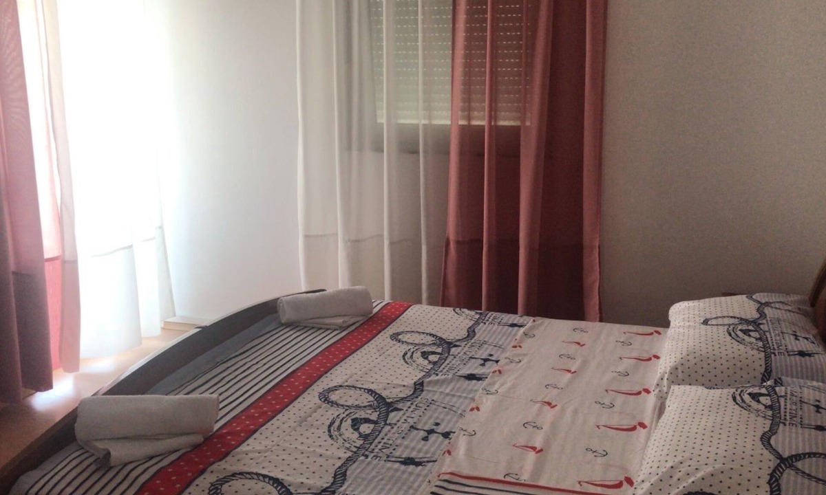 Povljana Apartment | Two bedroom apartment near beach Povljana, Pag (A-7505-a)