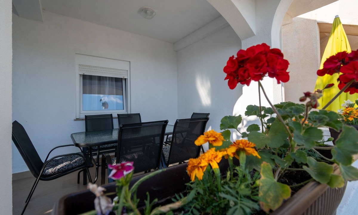 Povljana Apartment | Two bedroom apartment with terrace Povljana, Pag (A-11516-a)