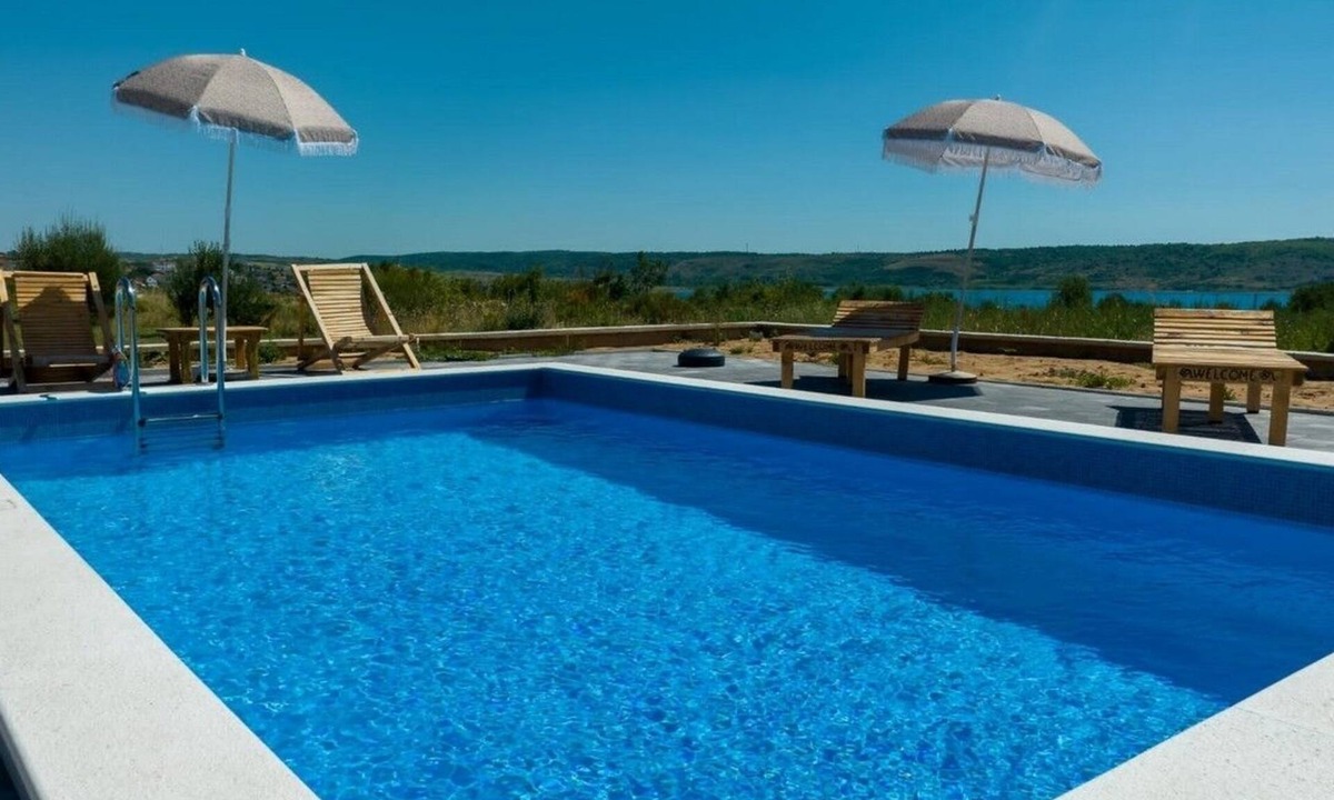 Rtina Apartment | Two bedroom apartment with a swimming pool Rtina - Stošići, Zadar (A-21450-b)