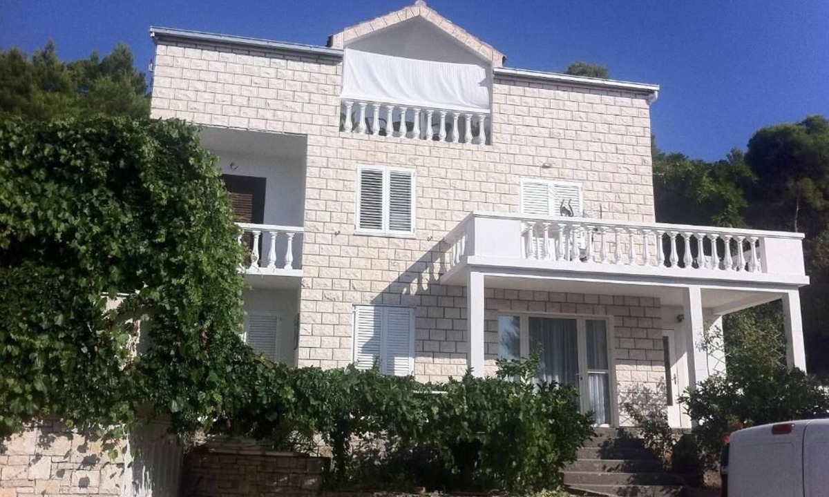 Brna Apartment | Two bedroom apartment with terrace and sea view Brna, Korčula (A-18288-a)