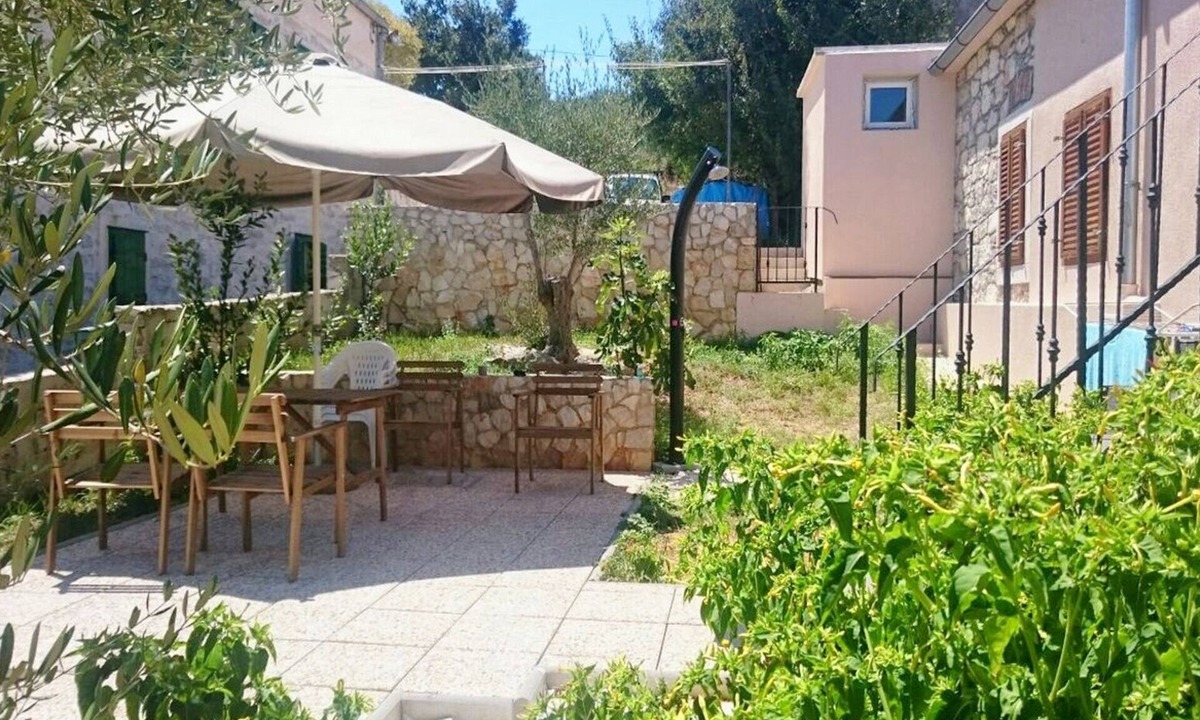 Veli Rat Apartment | Two bedroom apartment with terrace Veli Rat, Dugi otok (A-15006-a)