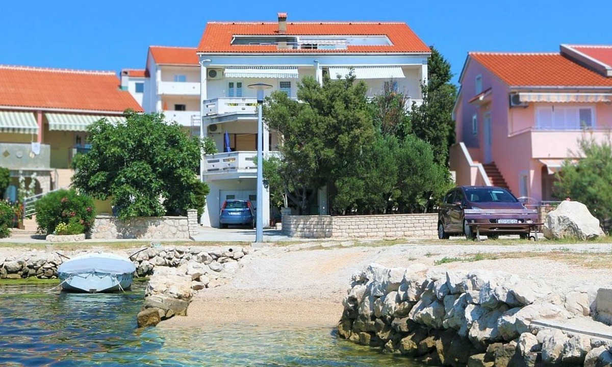 Kustici Apartment | Two bedroom apartment near beach Kustići (Pag) (A-4086-d)