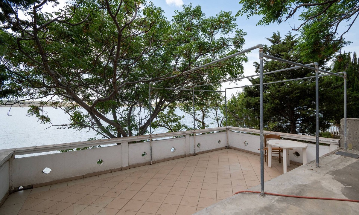 Vidalici Apartment | Two bedroom apartment near beach Vidalići, Pag (A-6519-d)