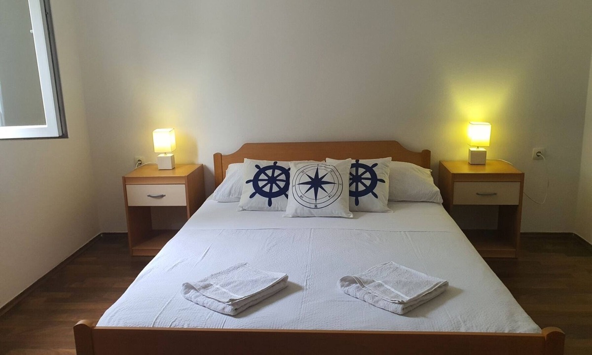 Dubrava Apartment | Two bedroom apartment near beach Cove Pještata (Pelješac) (A-10210-b)