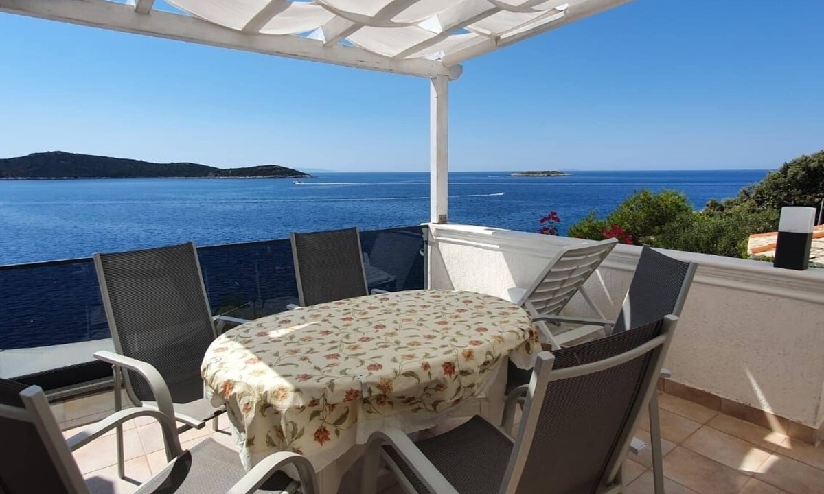 Sevid Apartment | Two bedroom apartment near beach Sevid, Trogir (A-14790-a)