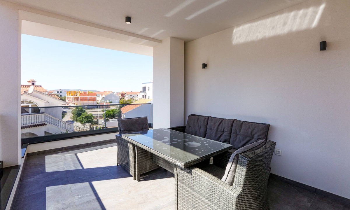 Srima Apartment | Two bedroom apartment near beach Srima - Vodice, Vodice (A-24956-b)