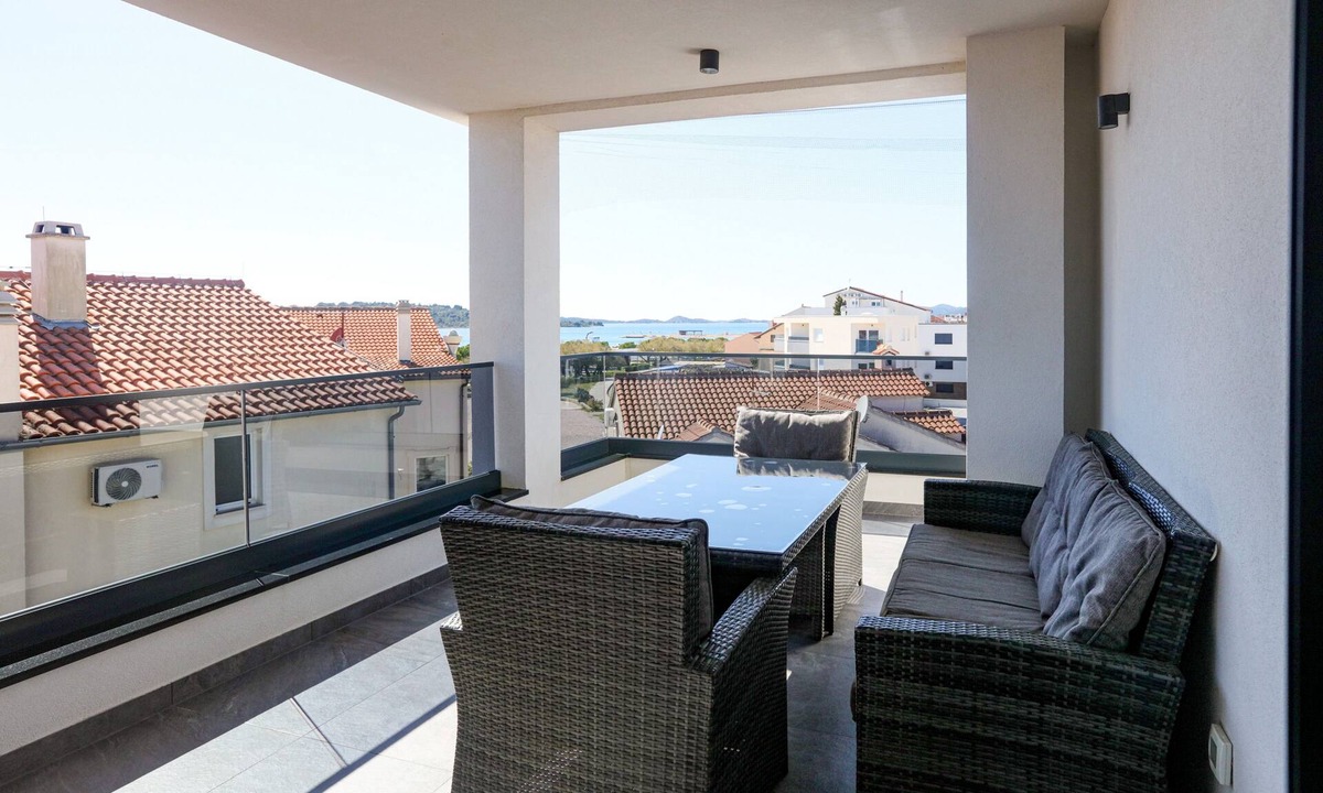 Srima Apartment | Two bedroom apartment near beach Srima - Vodice, Vodice (A-24956-c)